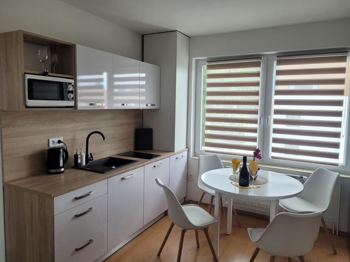Apartman Centrum V Sukromi Restauracia U Jakuba Martin Exterior photo